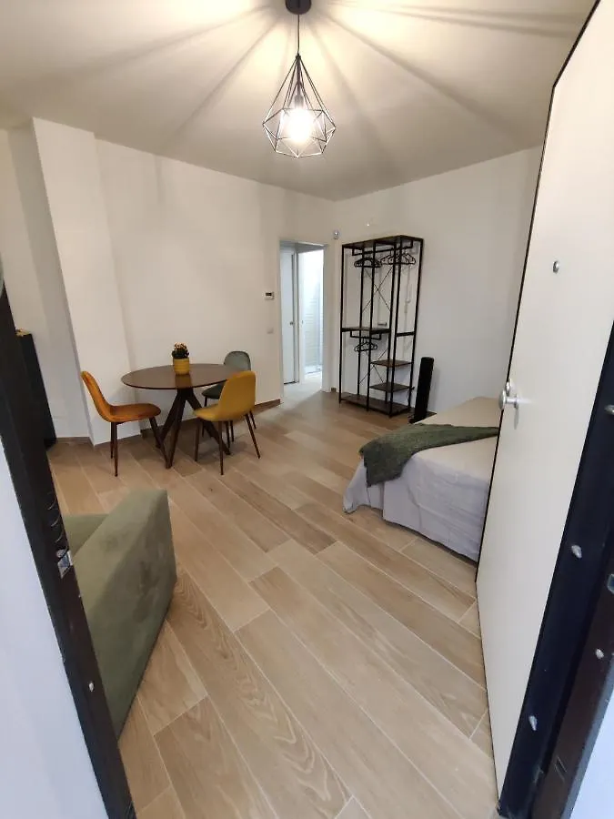 Arima Home - Loft Semi Indipendente In Locazione Bari 0*,  Italy