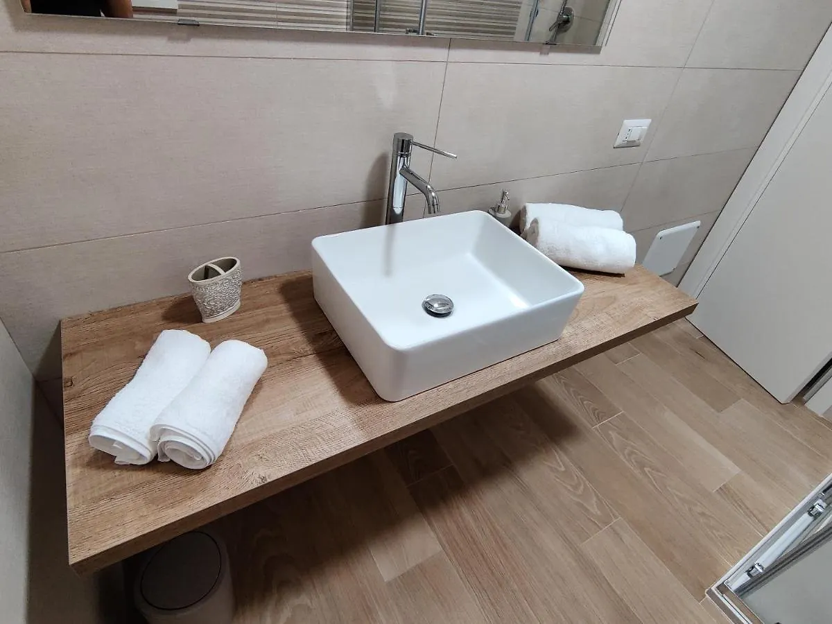 Arima Home - Loft Semi Indipendente In Locazione Bari Homestay